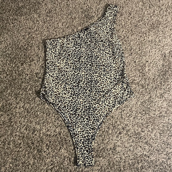 Tops - Bodysuit One Strap Leopard Print